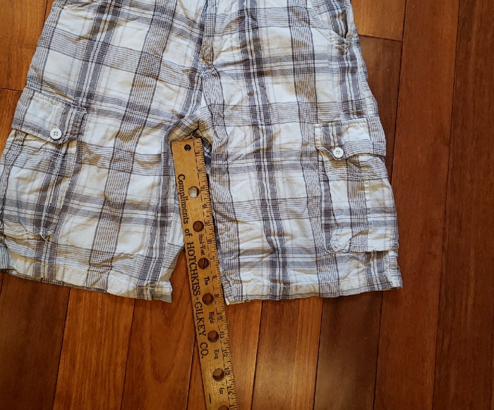 Airwalk Men's 30 plaid cargo shorts, Cotton. 9.5" - Picture 4 of 9